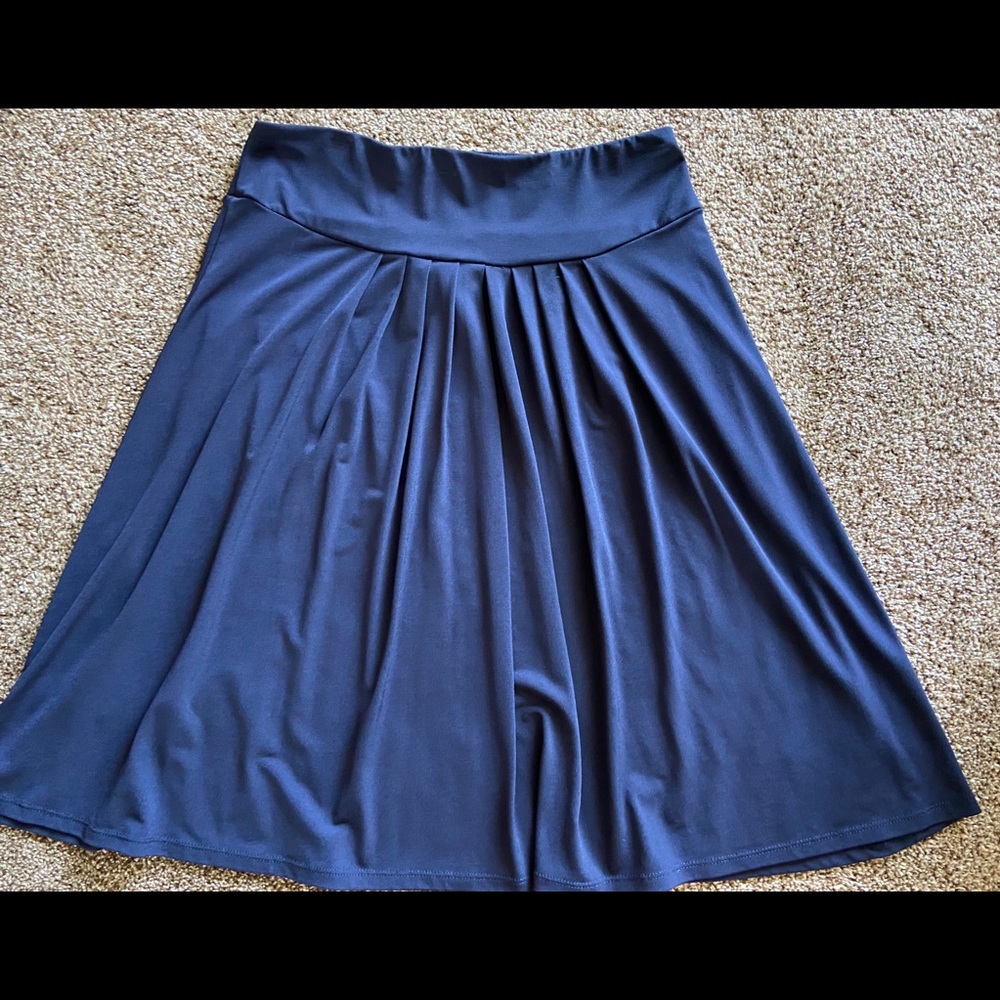 simple navy blue flowy skirt